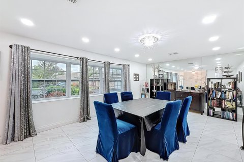 Villa ou maison à vendre à Coral Springs, Floride: 4 chambres, 247.77 m2 № 2146384 - photo 5