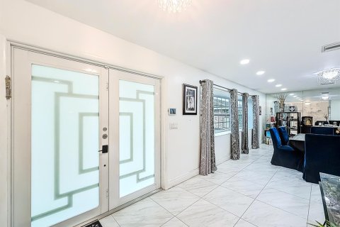 Villa ou maison à vendre à Coral Springs, Floride: 4 chambres, 247.77 m2 № 2146384 - photo 3