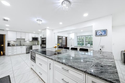 Villa ou maison à vendre à Coral Springs, Floride: 4 chambres, 247.77 m2 № 2146384 - photo 10