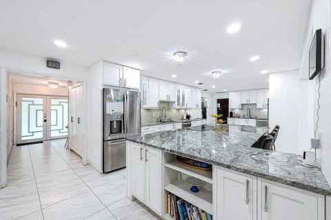 Villa ou maison à vendre à Coral Springs, Floride: 4 chambres, 247.77 m2 № 2146384 - photo 12