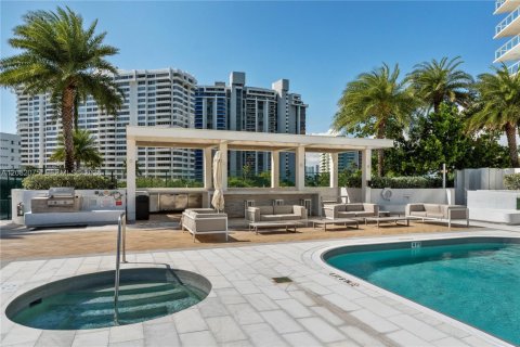 Condominio en venta en Miami Beach, Florida, 2 dormitorios, 137.22 m2 № 2361941 - foto 25