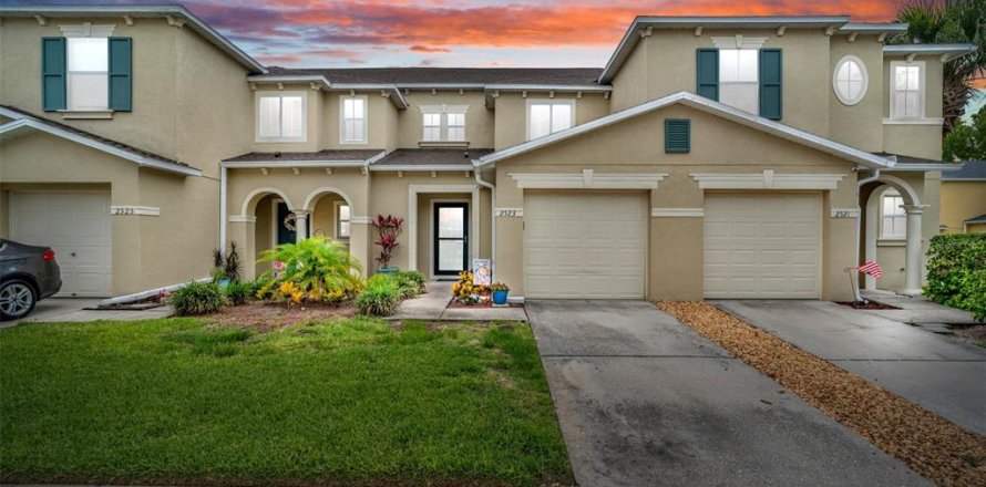Townhouse in Clearwater, Florida 2 bedrooms, 118.36 sq.m. № 2104491