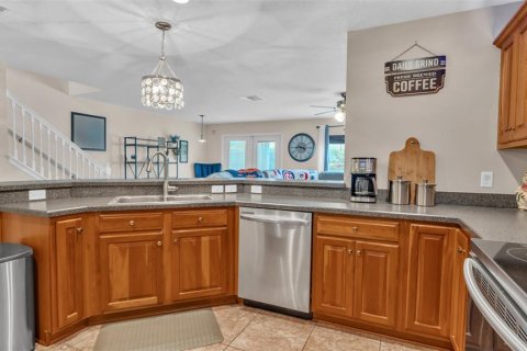 Townhouse in Clearwater, Florida 2 bedrooms, 118.36 sq.m. № 2104491 - photo 9
