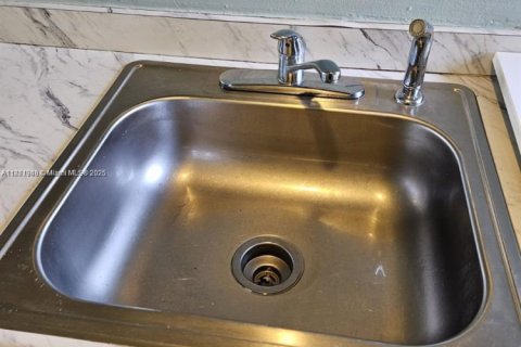 Снять в аренду виллу или дом в Форт-Лодердейл, Флорида 2 спальни, 285.95м2, № 1920182 - фото 4