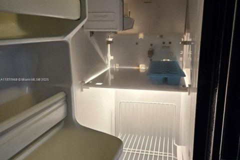 Снять в аренду виллу или дом в Форт-Лодердейл, Флорида 2 спальни, 285.95м2, № 1920182 - фото 7