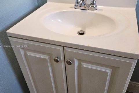 Снять в аренду виллу или дом в Форт-Лодердейл, Флорида 2 спальни, 285.95м2, № 1920182 - фото 9