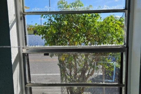 Снять в аренду виллу или дом в Форт-Лодердейл, Флорида 2 спальни, 285.95м2, № 1920182 - фото 14