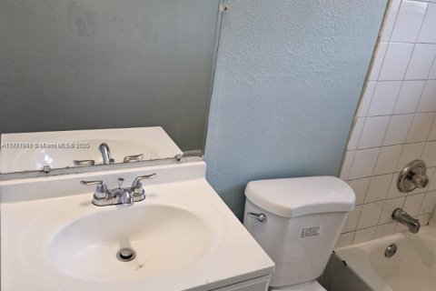 Снять в аренду виллу или дом в Форт-Лодердейл, Флорида 2 спальни, 285.95м2, № 1920182 - фото 10