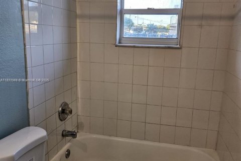 Снять в аренду виллу или дом в Форт-Лодердейл, Флорида 2 спальни, 285.95м2, № 1920182 - фото 11