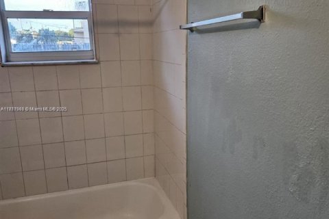 Снять в аренду виллу или дом в Форт-Лодердейл, Флорида 2 спальни, 285.95м2, № 1920182 - фото 13