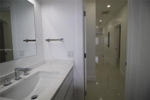 Apartamento en alquiler en Miami, Florida, 2 dormitorios, 71.91 m2 № 2030575 - foto 14