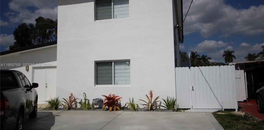 Apartamento en Miami, Florida 2 dormitorios, 71.91 m2 № 2030575