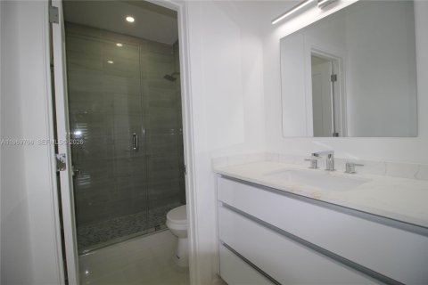 Apartamento en alquiler en Miami, Florida, 2 dormitorios, 71.91 m2 № 2030575 - foto 13