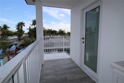 Apartamento en alquiler en Miami, Florida, 2 dormitorios, 71.91 m2 № 2030575 - foto 5