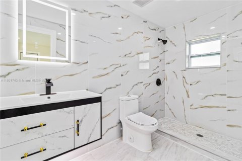 House in Lake Worth, Florida 3 bedrooms, 109.62 sq.m. № 1683515 - photo 17