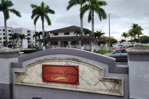 Condominio en Miami, Florida, 2 dormitorios  № 1999324