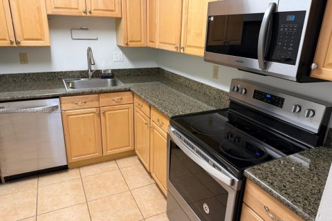 Снять в аренду кондоминиум в Майами, Флорида 2 спальни, 91.32м2, № 2050862 - фото 5