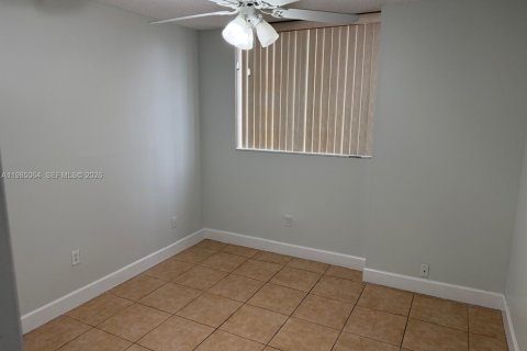 Снять в аренду кондоминиум в Майами, Флорида 2 спальни, 91.32м2, № 2050862 - фото 17