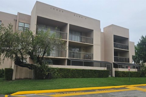 Кондоминиум с 2 спальнями в Майами, Флорида № 2050862