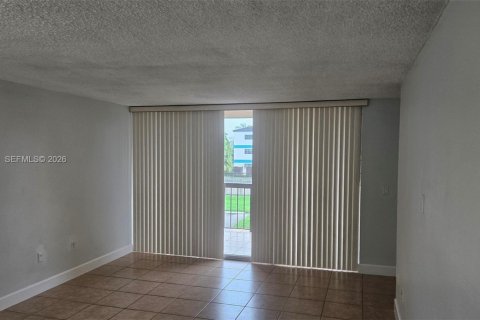 Снять в аренду кондоминиум в Майами, Флорида 2 спальни, 91.32м2, № 2050862 - фото 11