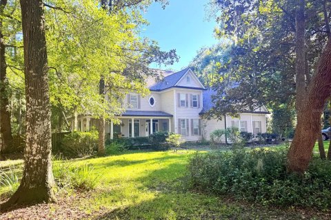 House in Gainesville, Florida 4 bedrooms, 301.19 sq.m. № 2419359 - photo 2