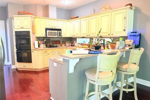 House in Gainesville, Florida 4 bedrooms, 301.19 sq.m. № 2419359 - photo 14