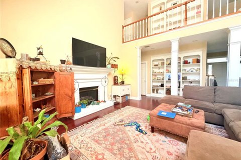 House in Gainesville, Florida 4 bedrooms, 301.19 sq.m. № 2419359 - photo 10