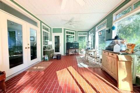House in Gainesville, Florida 4 bedrooms, 301.19 sq.m. № 2419359 - photo 16