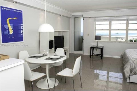 Condo in Miami Beach, Florida № 1985032 - photo 10