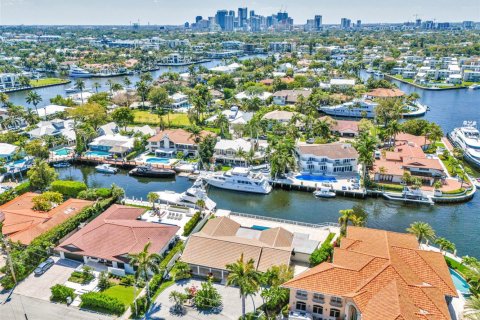 Casa en venta en Fort Lauderdale, Florida, 4 dormitorios, 314.75 m2 № 2182998 - foto 5