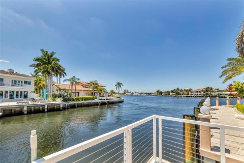 Casa en venta en Fort Lauderdale, Florida, 4 dormitorios, 314.75 m2 № 2182998 - foto 8
