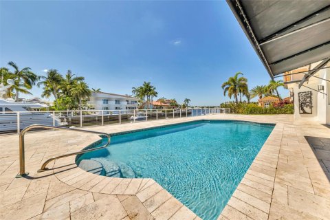 Casa en venta en Fort Lauderdale, Florida, 4 dormitorios, 314.75 m2 № 2182998 - foto 16