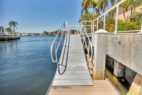 Casa en venta en Fort Lauderdale, Florida, 4 dormitorios, 314.75 m2 № 2182998 - foto 10