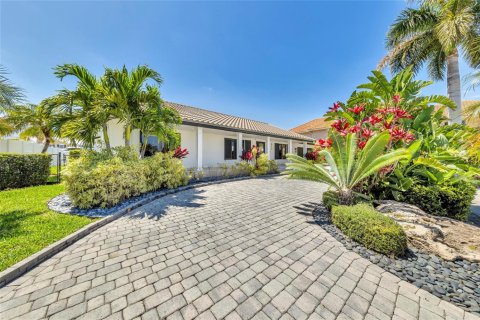 Casa en venta en Fort Lauderdale, Florida, 4 dormitorios, 314.75 m2 № 2182998 - foto 20