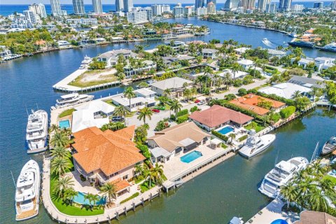 Casa en Fort Lauderdale, Florida 4 dormitorios, 314.75 m2 № 2182998