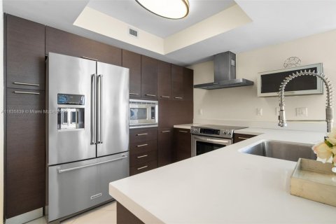 Condominio en venta en Sunny Isles Beach, Florida, 3 dormitorios, 134.43 m2 № 1940795 - foto 5