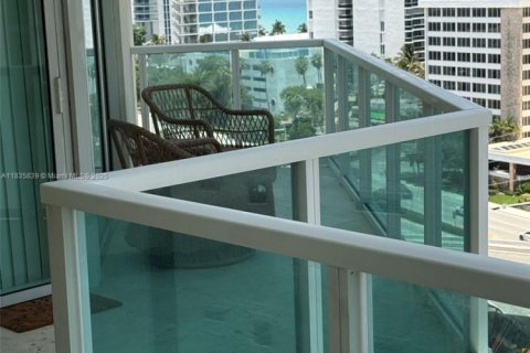 Condominio en venta en Sunny Isles Beach, Florida, 3 dormitorios, 134.43 m2 № 1940795 - foto 24
