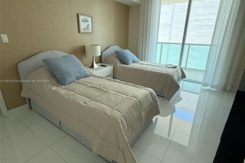 Condominio en venta en Sunny Isles Beach, Florida, 3 dormitorios, 134.43 m2 № 1940795 - foto 21