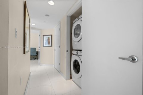 Condominio en venta en Sunny Isles Beach, Florida, 3 dormitorios, 134.43 m2 № 1940795 - foto 6