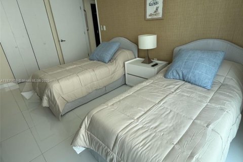 Condominio en venta en Sunny Isles Beach, Florida, 3 dormitorios, 134.43 m2 № 1940795 - foto 20