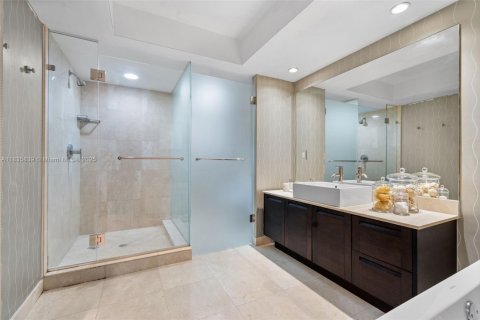 Condominio en venta en Sunny Isles Beach, Florida, 3 dormitorios, 134.43 m2 № 1940795 - foto 17