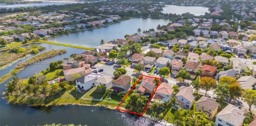 House in Miramar, Florida 4 bedrooms, 231.42 sq.m. № 2185929