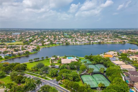 House in Miramar, Florida 4 bedrooms, 231.42 sq.m. № 2185929 - photo 26