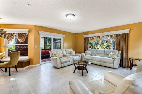 House in Miramar, Florida 4 bedrooms, 231.42 sq.m. № 2185929 - photo 9