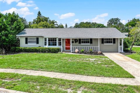 Casa en venta en Ocoee, Florida, 3 dormitorios, 157 m2 № 1917704 - foto 1