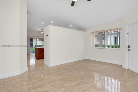 Villa ou maison à louer à Weston, Floride: 3 chambres, 121.24 m2 № 1976912 - photo 7