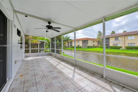 Villa ou maison à louer à Weston, Floride: 3 chambres, 121.24 m2 № 1976912 - photo 17