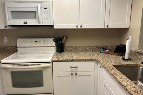 Condominio en alquiler en New Port Richey, Florida, 2 dormitorios, 73.58 m2 № 2266781 - foto 8