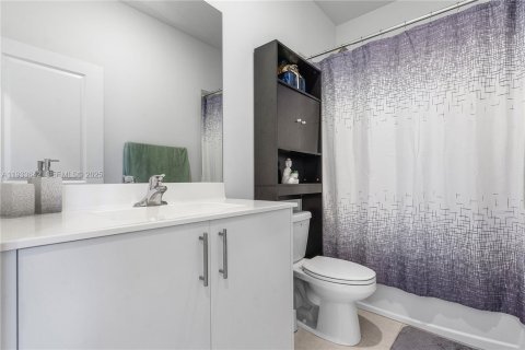 Adosado en venta en Lauderhill, Florida, 3 dormitorios, 132.48 m2 № 1991469 - foto 24