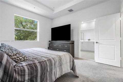 Adosado en venta en Lauderhill, Florida, 3 dormitorios, 132.48 m2 № 1991469 - foto 19